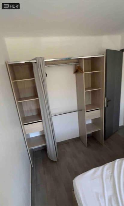 Superbe T3 Climatise Avec Balcon Parking Public Gratuit Apartment