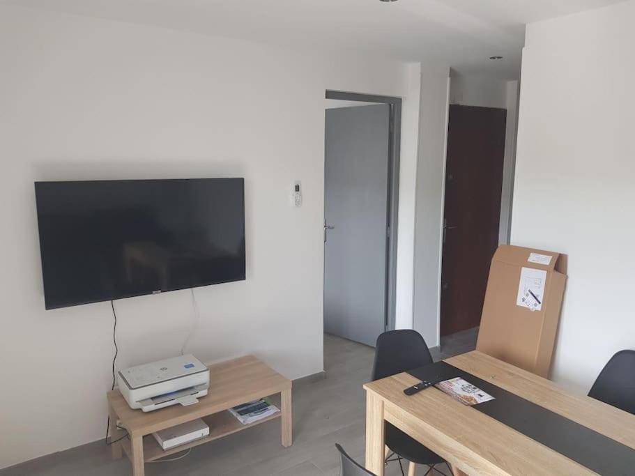 Superbe T3 Climatise Avec Balcon Parking Public Gratuit * Marseille
