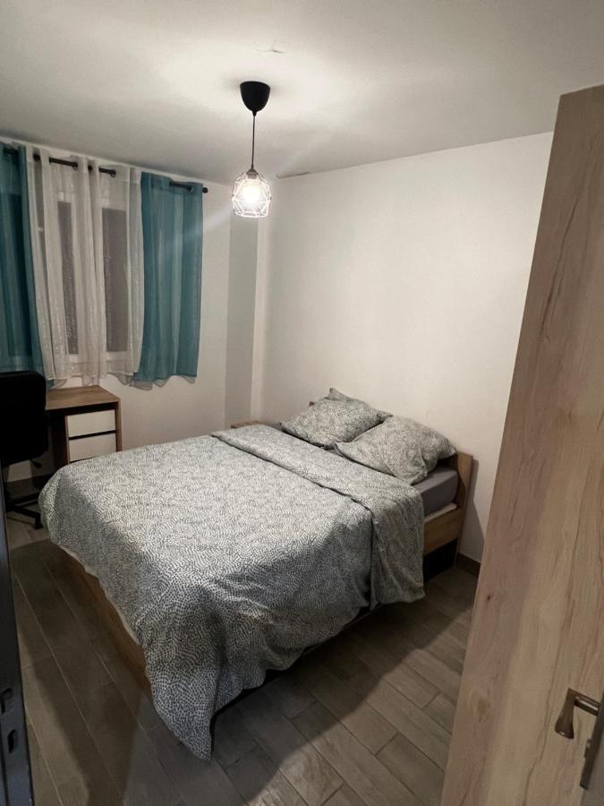 Superbe T3 Climatise Avec Balcon Parking Public Gratuit