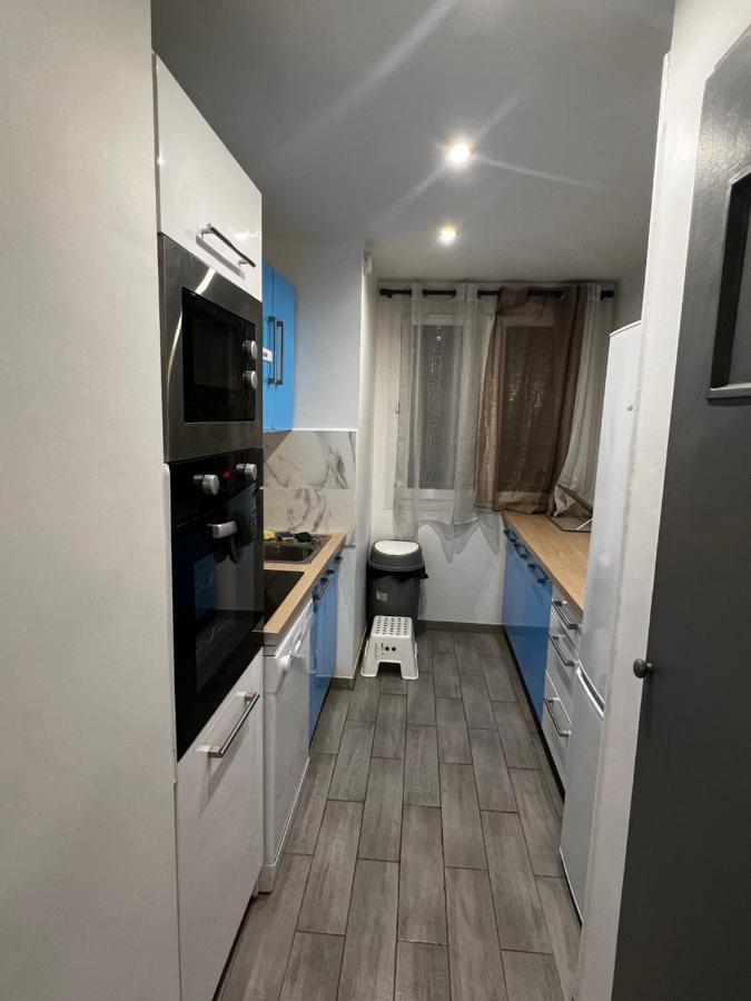 Superbe T3 Climatise Avec Balcon Parking Public Gratuit * Marseille
